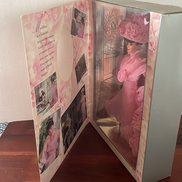 1995 Barbie as Eliza Doolittle in My Fair Lady NIB Mint Condition - Picture 6 of 10